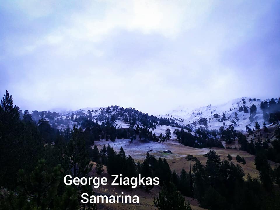 Το πρώτο χιόνι πιάνω από την Σαμαρινα – Φωτο Γιώργος Ζιαγκας.