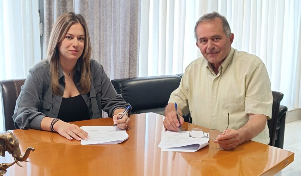 Υπογραφή της σύμβασης, εκτέλεσης εργασιών του έργου : “Συντήρηση Επαρχιακής Οδού Σαμαρίνας -Φούρκα”