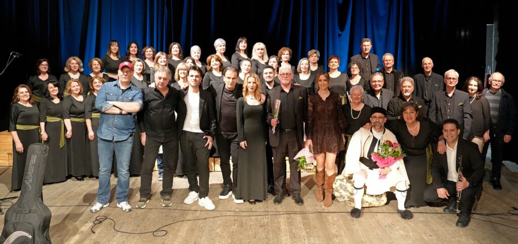 Κατάμεστο το Κέντρο πολιτισμού στην επετειακή παράσταση «Παιδιά της Σαμαρίνας – 200 χρόνια μνήμης και τιμής»