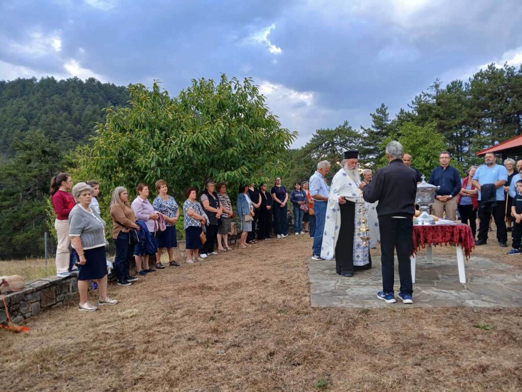 Εσπερινός στο Χελιμόδι στην γιορτή του Αγίου Μάμα.